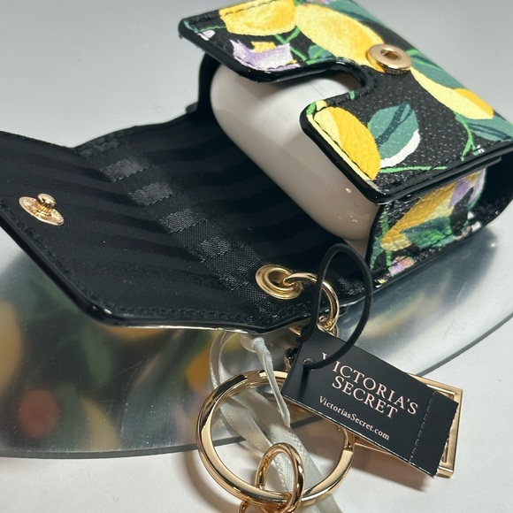 Victoria's Secret Other - Victoria’s Secret Wireless Earbud Case - #401